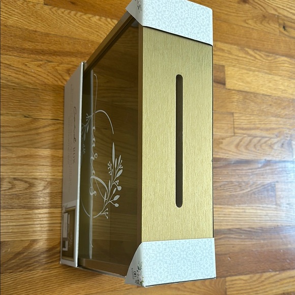 Gold Card Box with Floral Design - Picture 2 of 4